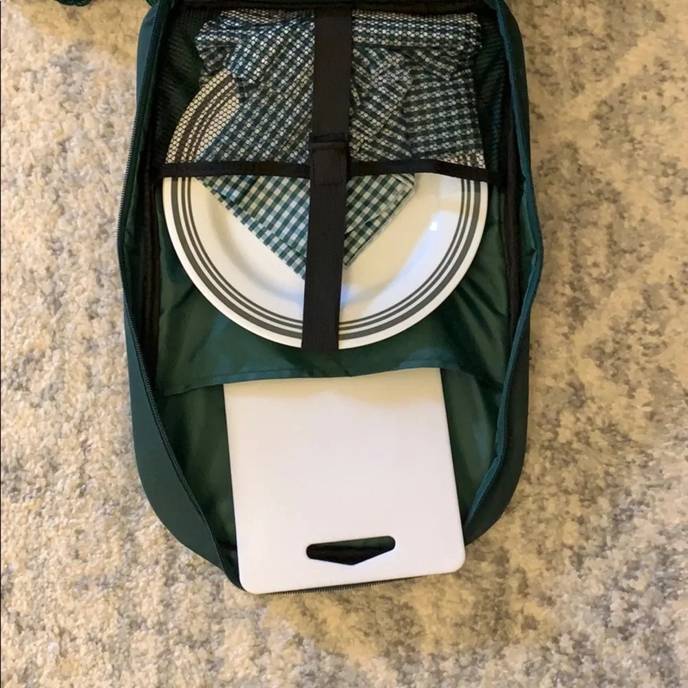 NEW Green Bag Picnic Set